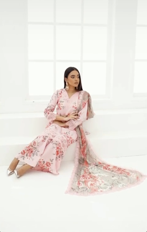 Dahlia Luxury Lawn | 3-Piece Embroidered Lawn Suit